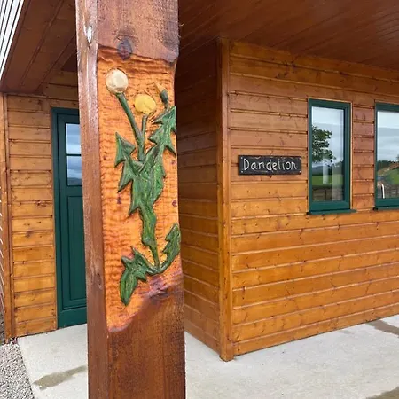 营地 Oakwell Village *