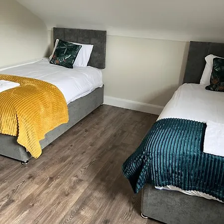 Oakwell Village Camping