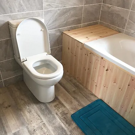 Oakwell Village * Ramelton