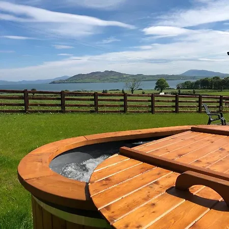 营地 Oakwell Village