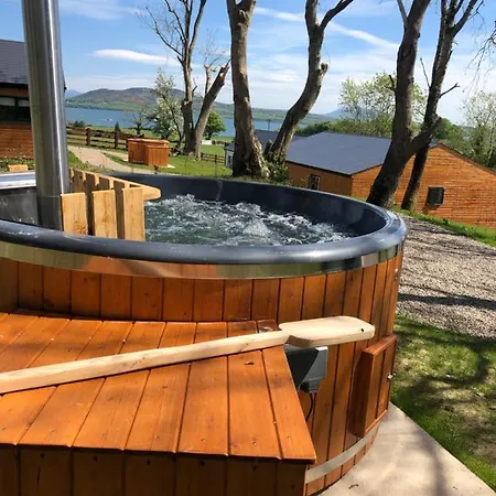 Oakwell Village * Ramelton