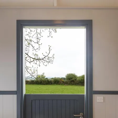 营地 Oakwell Village Ramelton