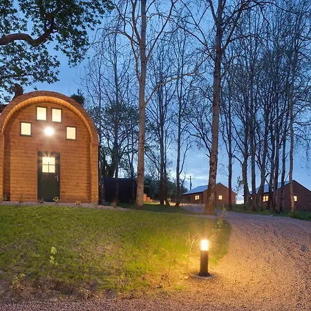 Oakwell Village Camping *