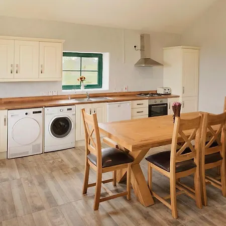 Oakwell Village * Ramelton