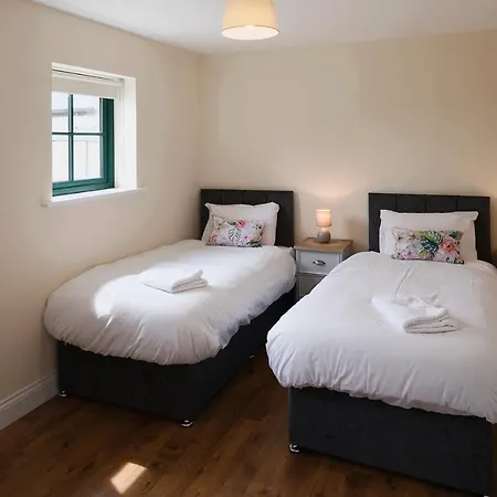 Oakwell Village Campeggio *