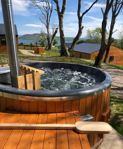 Oakwell Village אתר קמפינג Ramelton