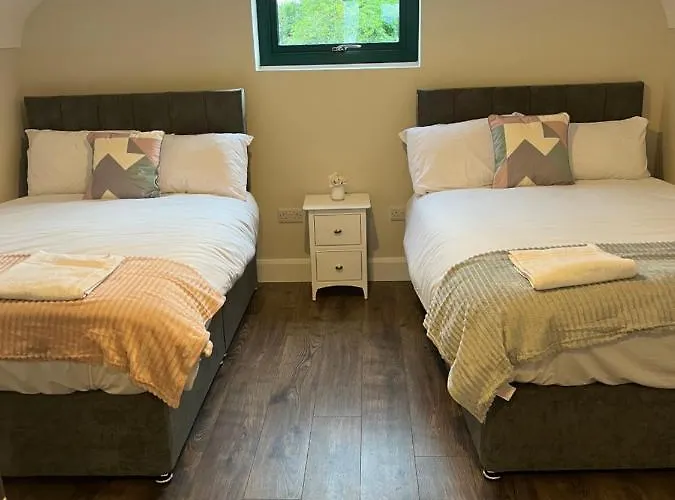 אתר קמפינג Oakwell Village