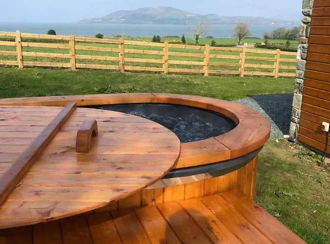 אתר קמפינג Oakwell Village *