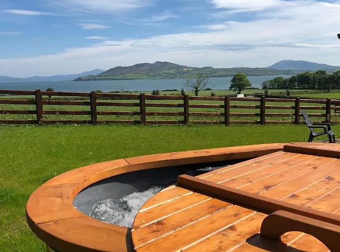 אתר קמפינג Oakwell Village