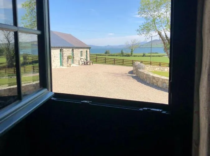 Oakwell Village * Ramelton