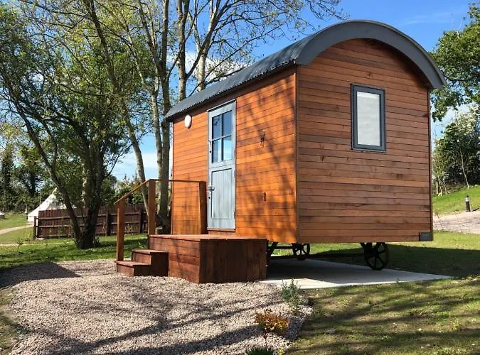 Oakwell Village * Ramelton