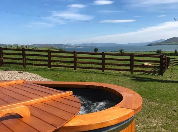 Oakwell Village אתר קמפינג Ramelton