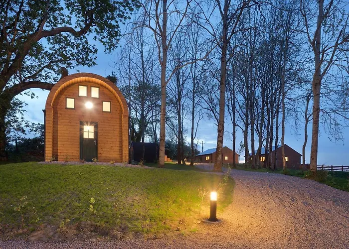 Oakwell Village אתר קמפינג *