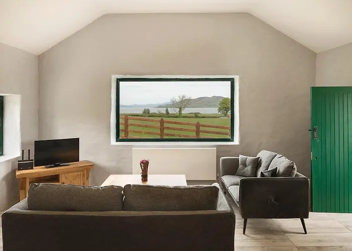 אתר קמפינג Oakwell Village Ramelton