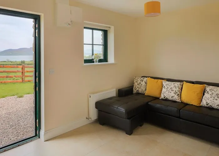 Oakwell Village * Ramelton