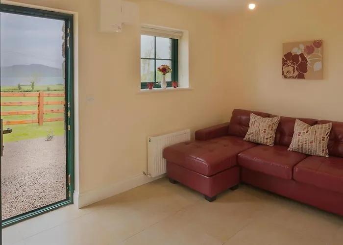 Oakwell Village * Ramelton