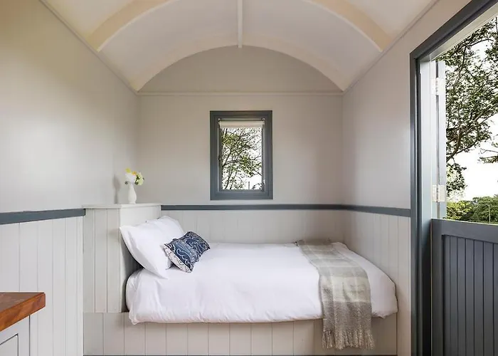 Oakwell Village * Ramelton