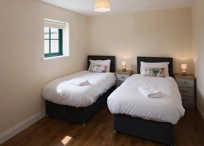 Oakwell Village אתר קמפינג *